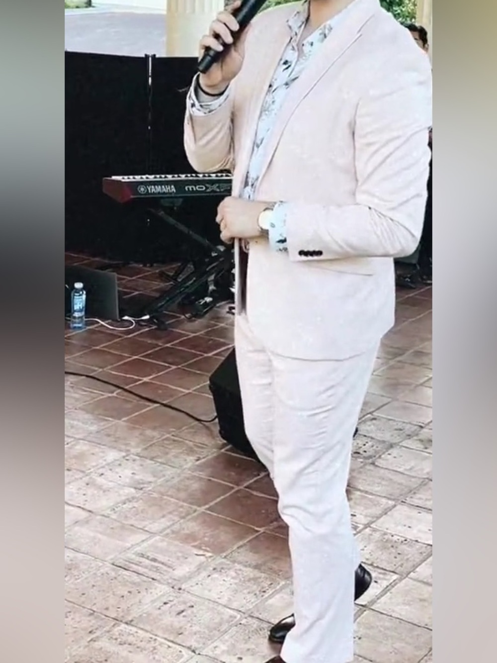 Express Men’s light pink suite:Single-Breasted Two-Button Blazer and pants suite